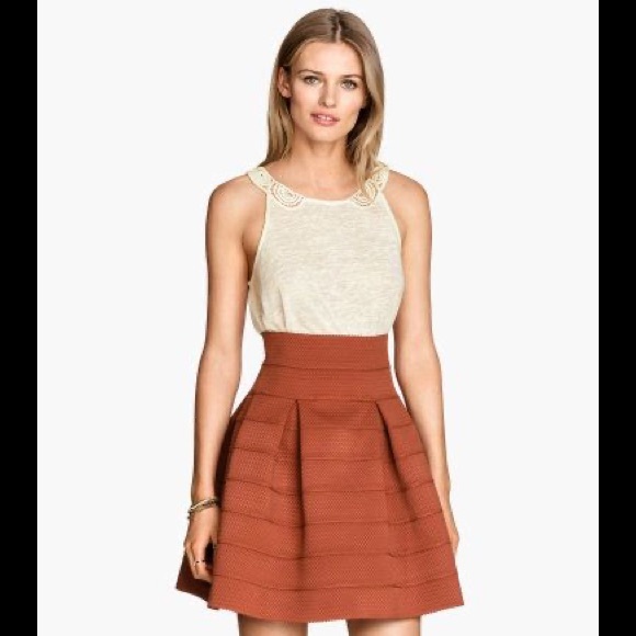 Woven Textured Bubble A-Line Skirt - Picture 2 of 4